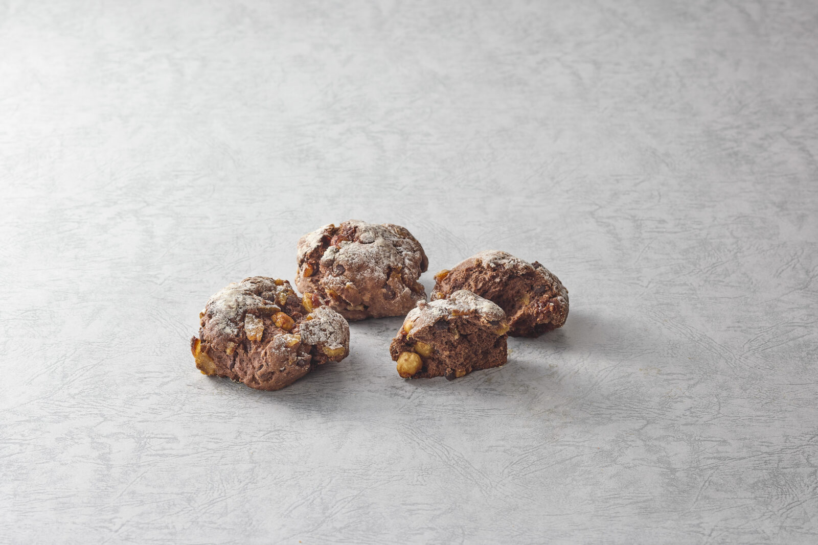 チョコレートとヘーゼルナッツのスコーン